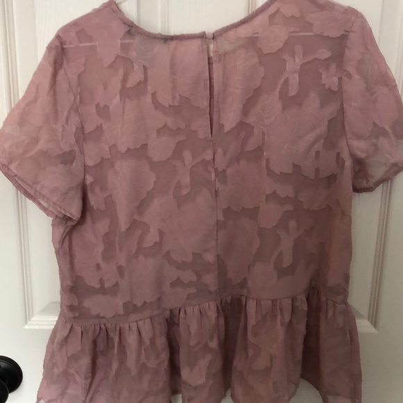 Pink blouse - Picture 2 of 3